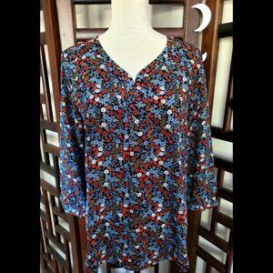 NWT Van Heusen Women's Blouse (Size M)